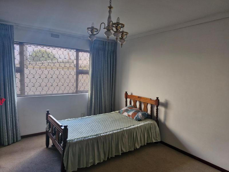 6 Bedroom Property for Sale in Cravenby Western Cape